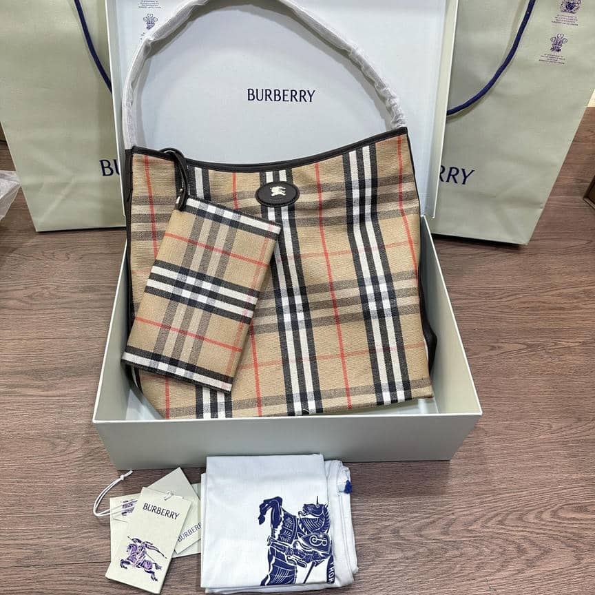 Burberry Bag 146